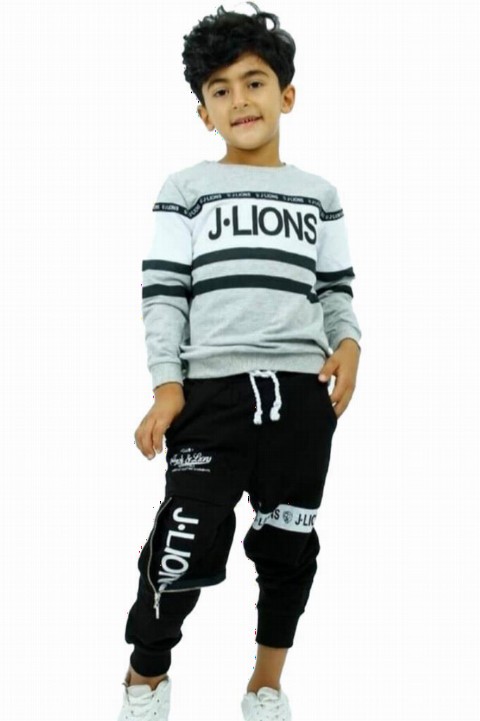 Boy Clothing - بدلة رياضية ولادي مخططة وسحاب مفصل باللون الرمادي 100326900 - Turkey