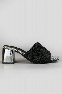 Slipper - Flauschige schwarze gestrickte Hausschuhe 100343493 - Turkey