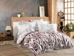 Valeria Double Duvet Cover Set with Blanket Claret Red 100330224