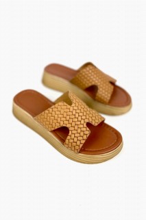 Dakota Tan Leather Slippers 100344367